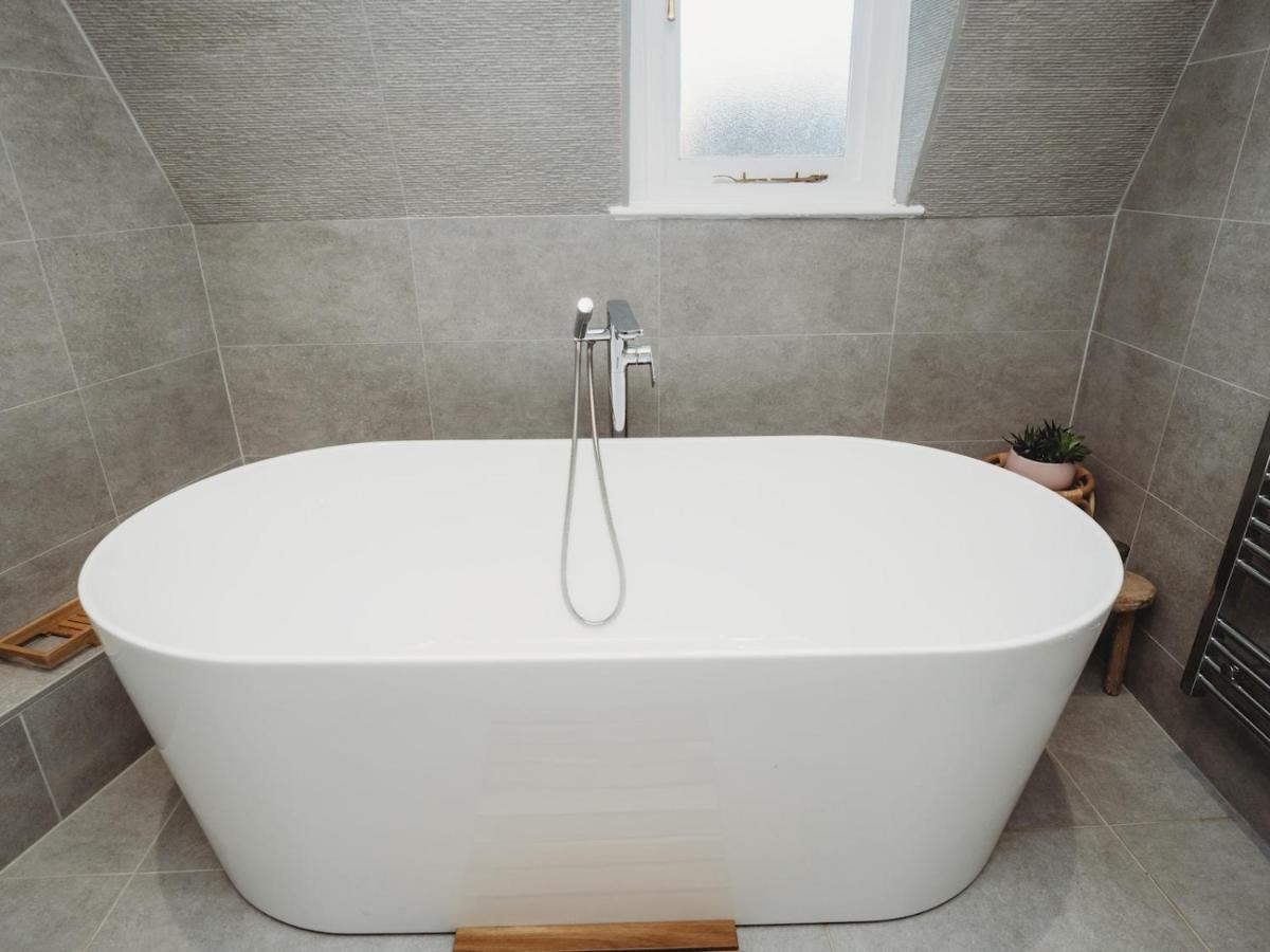 Pass The Keys Stylish 2 Bed Eco Flat In The Heart Of Bath Apartman Kültér fotó